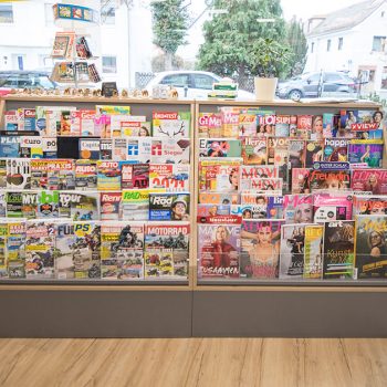 Schreibwarenladen: Zeitschriftenregal